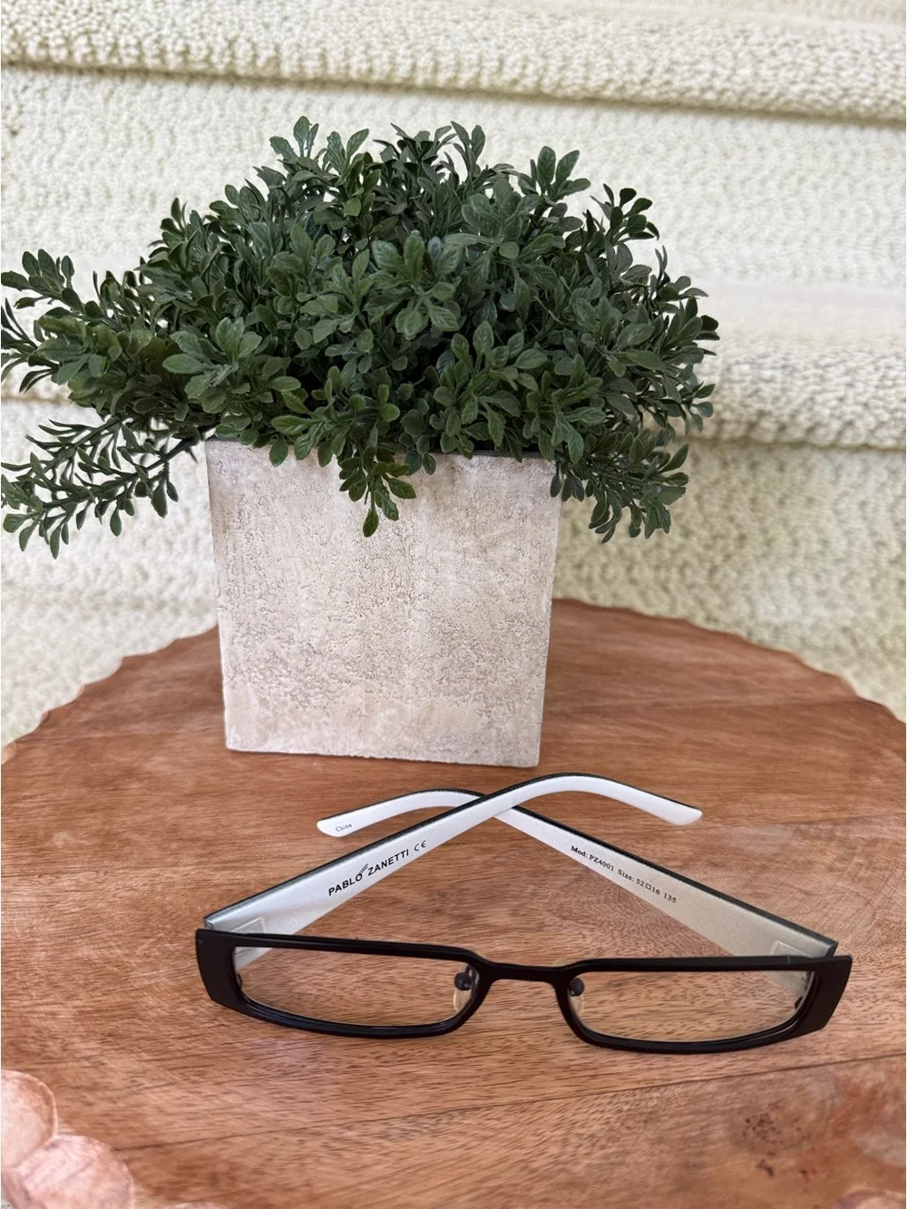 Pablo Zanetti Black Rectangular Eyeglasses.  👓